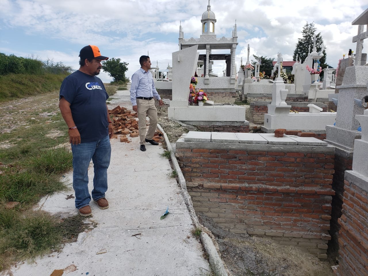 SUPERVISA MANTENIMEINTO A ESPACIOS PUBLICOS NOE ESPARZA EN #JALPA