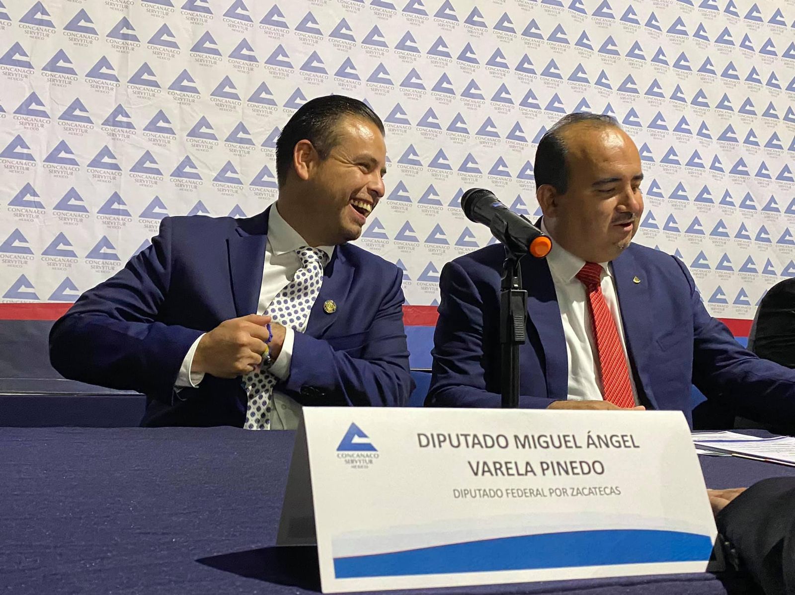 REVISA POLÍTICAS ECONÓMICAS MIGUEL VARELA JUNTO A EMPRESARIOS DEL PAÍS