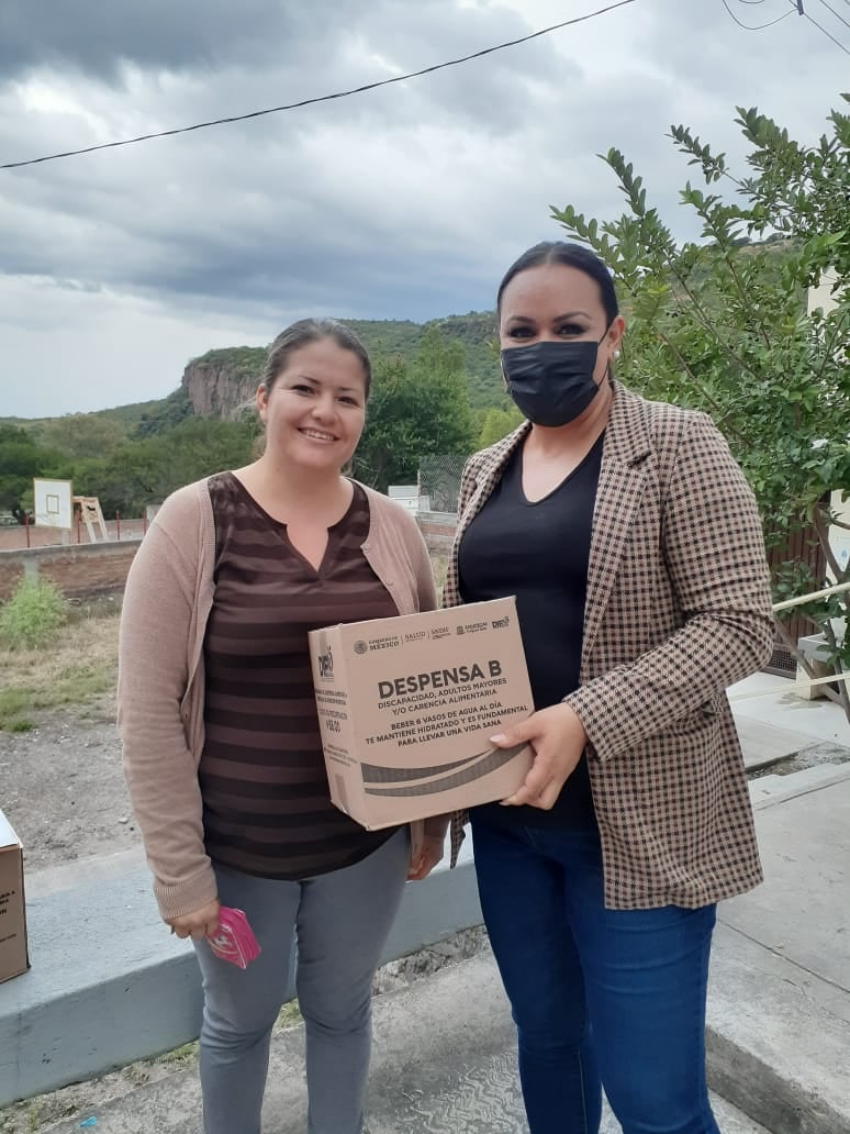 ENTREGA DE DESPENSAS Y DESAYUNOS EL DIF DE JALPA