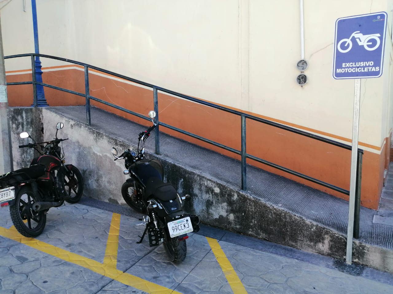 ASIGNAN ESTACIONAMIENTO A MOTOCICLETAS EN HUANUSCO